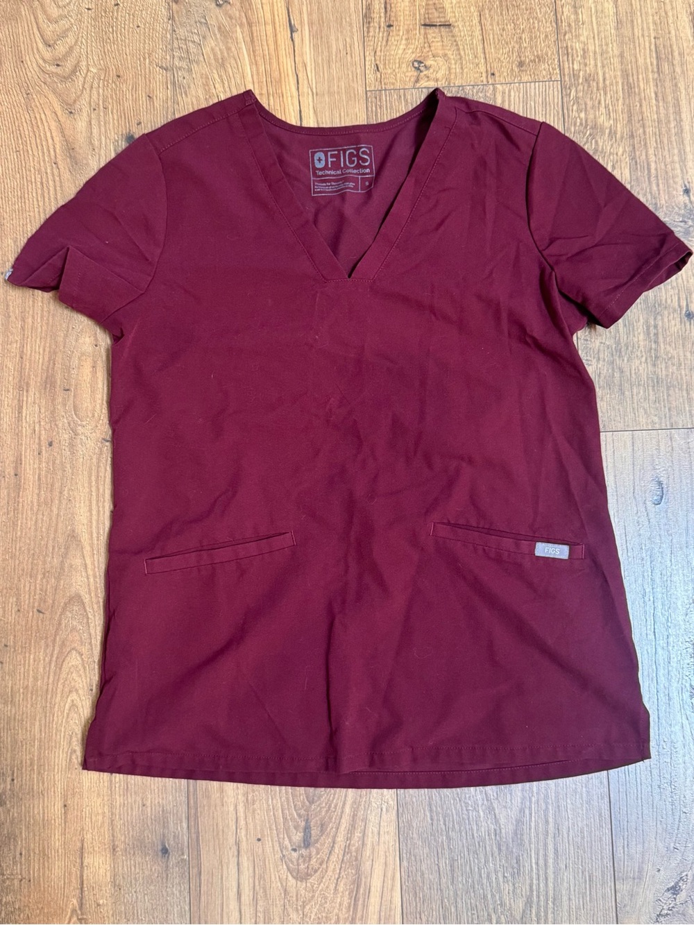 FIGS women’s small Casma scrub top - Burgundy